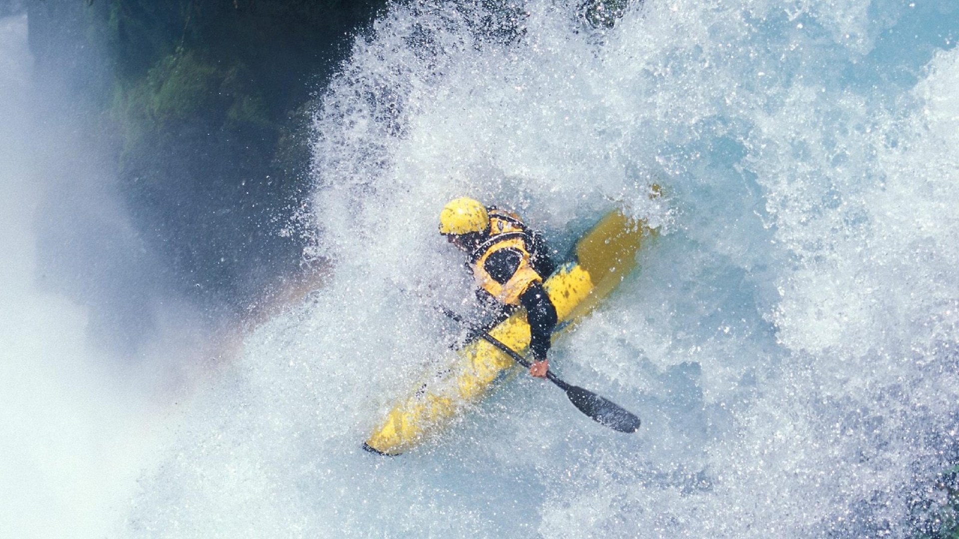 开云·体育官网APP下载-英超争夺激烈，精彩进球和神级扑救不断上演，英超进球集锦视频
